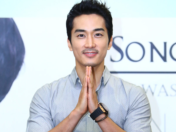 Song Seung Hun Ungkap Cerita Lucu Saat Berlutut di Hadapan Putri Thailand